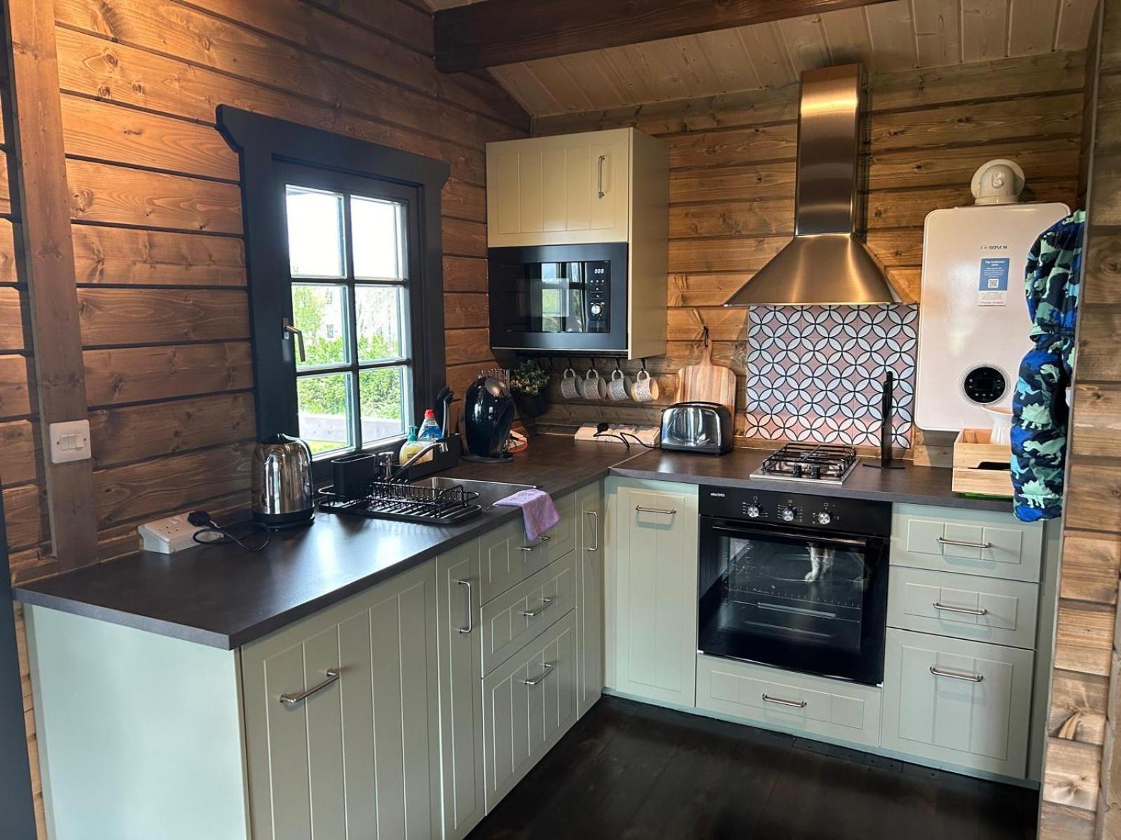 Little Rock Retreat Log Cabin With Hot Tub Castletown Gheoghegan Exterior photo