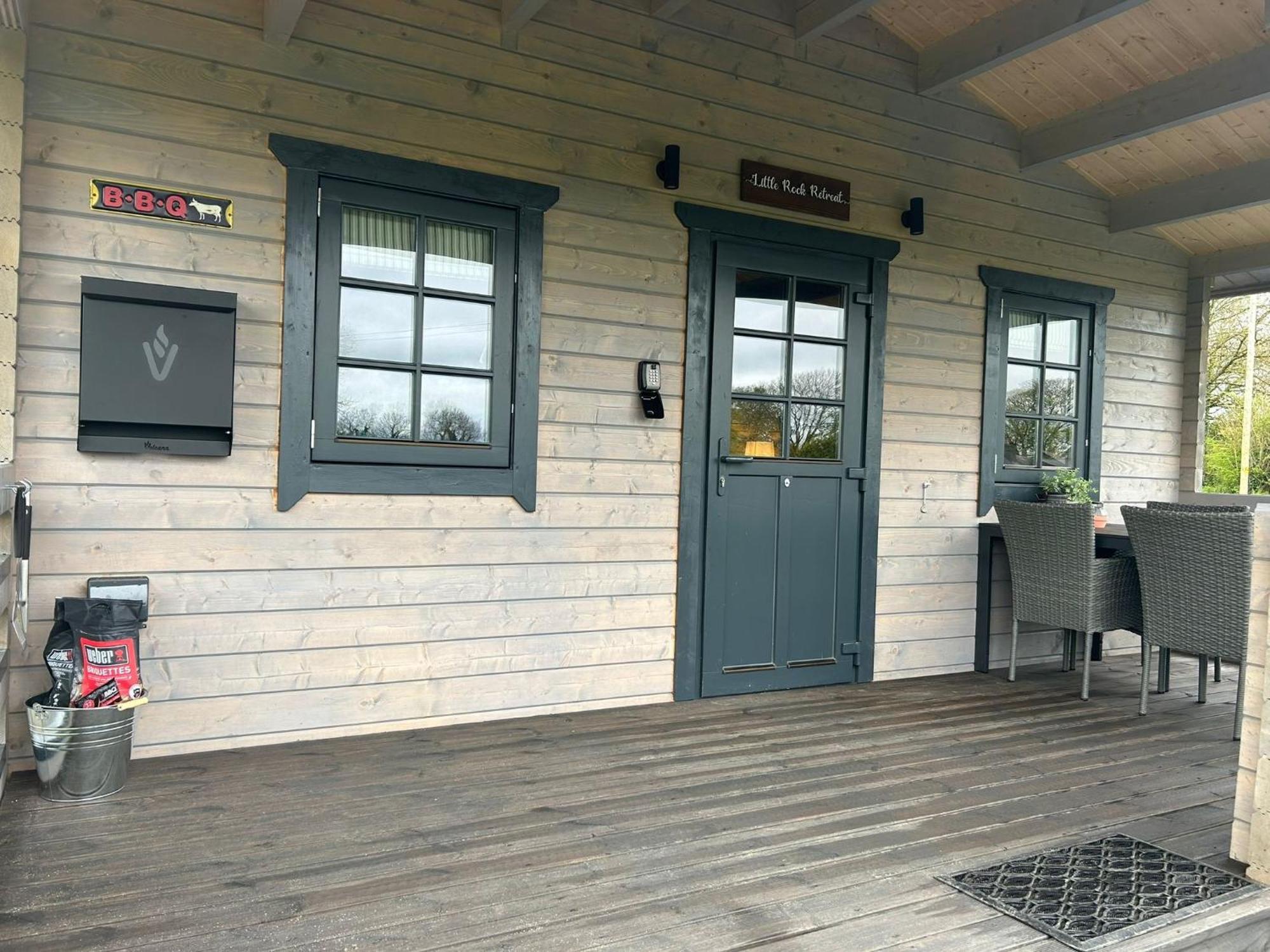 Little Rock Retreat Log Cabin With Hot Tub Castletown Gheoghegan Exterior photo