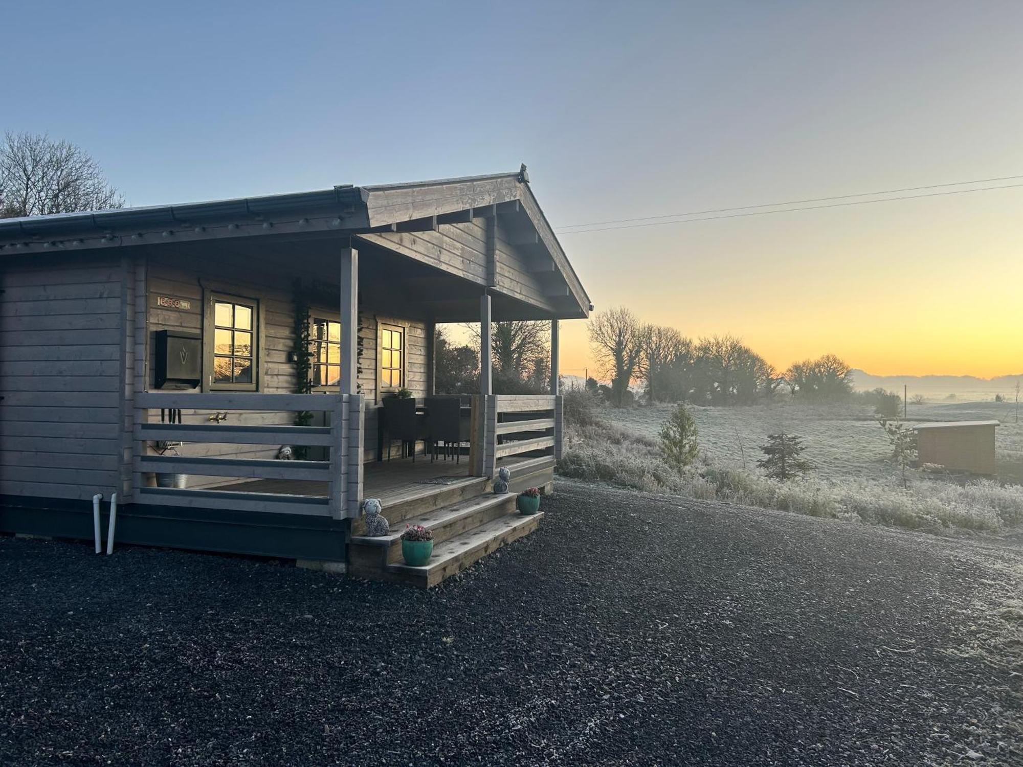 Little Rock Retreat Log Cabin With Hot Tub Castletown Gheoghegan Exterior photo